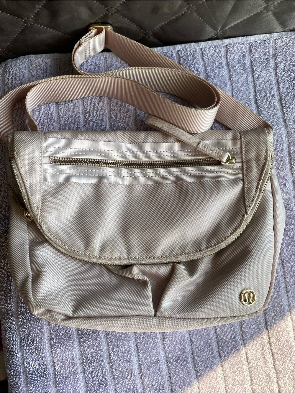 Lululemon Festival Bag II (Misty Pink / Light Ivory with Gold Hardware)